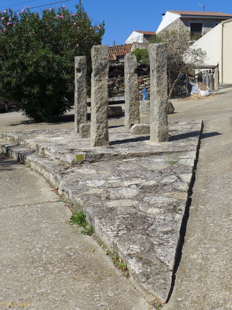 11 Castille et Leon 03 Pinilla de Fermoselle dans le village P1400723