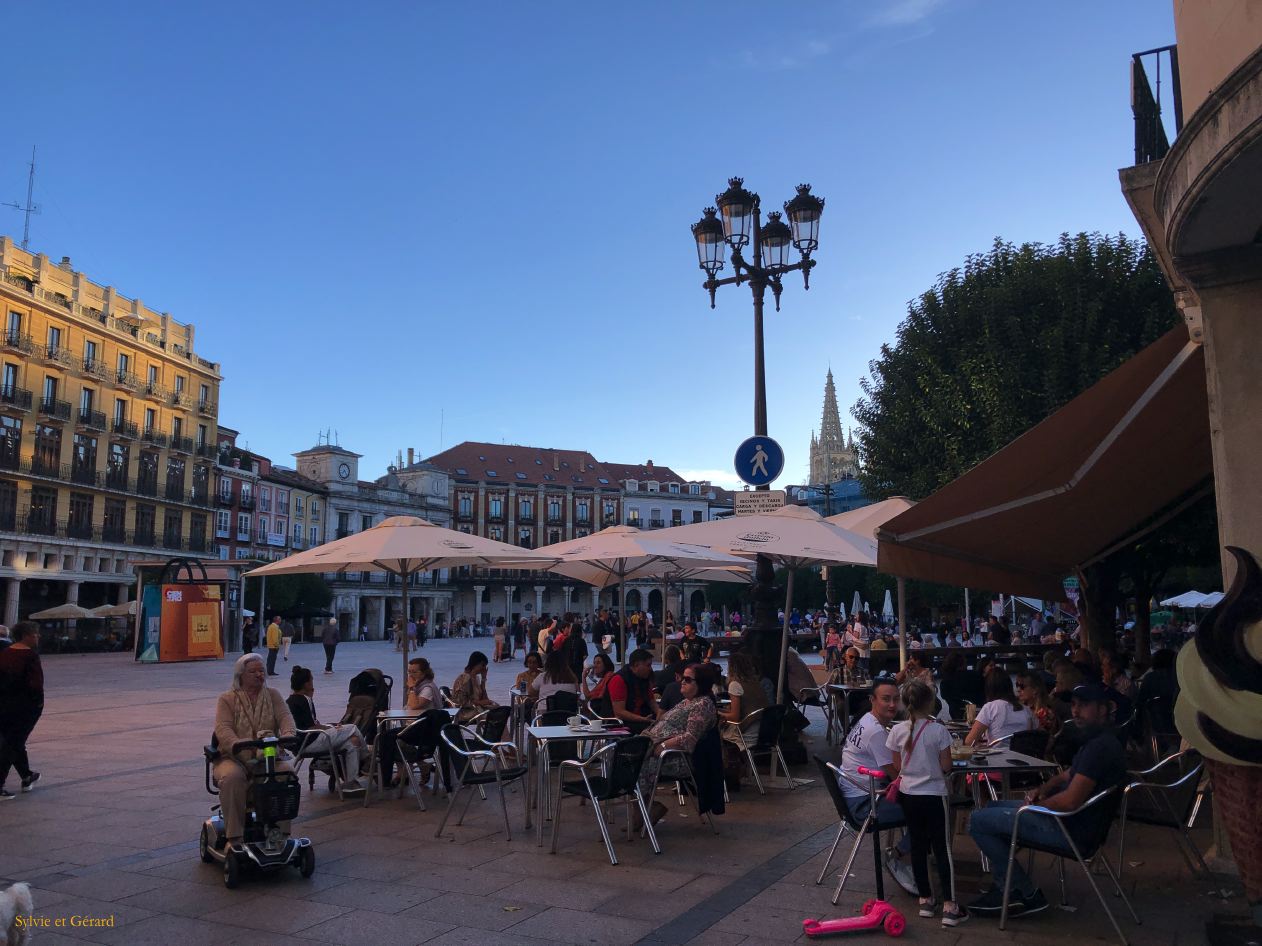 01 Castille et Leon 21 Burgos Plaza Mayor IMG_9183