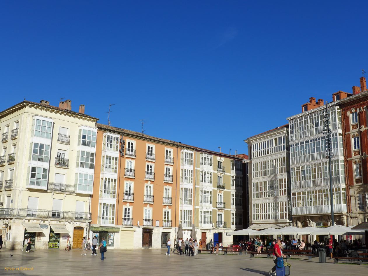 01 Castille et Leon 22 Burgos Plaza Rey San Fernando P1390965