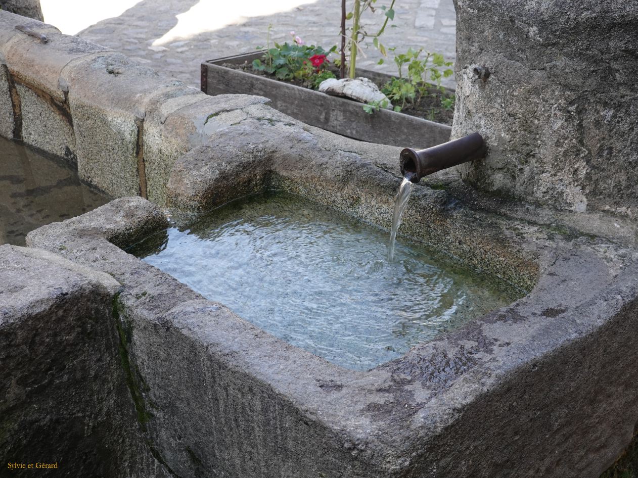 15 Castille et Leon 07 San Martin del Castañar dans le village DSC01551