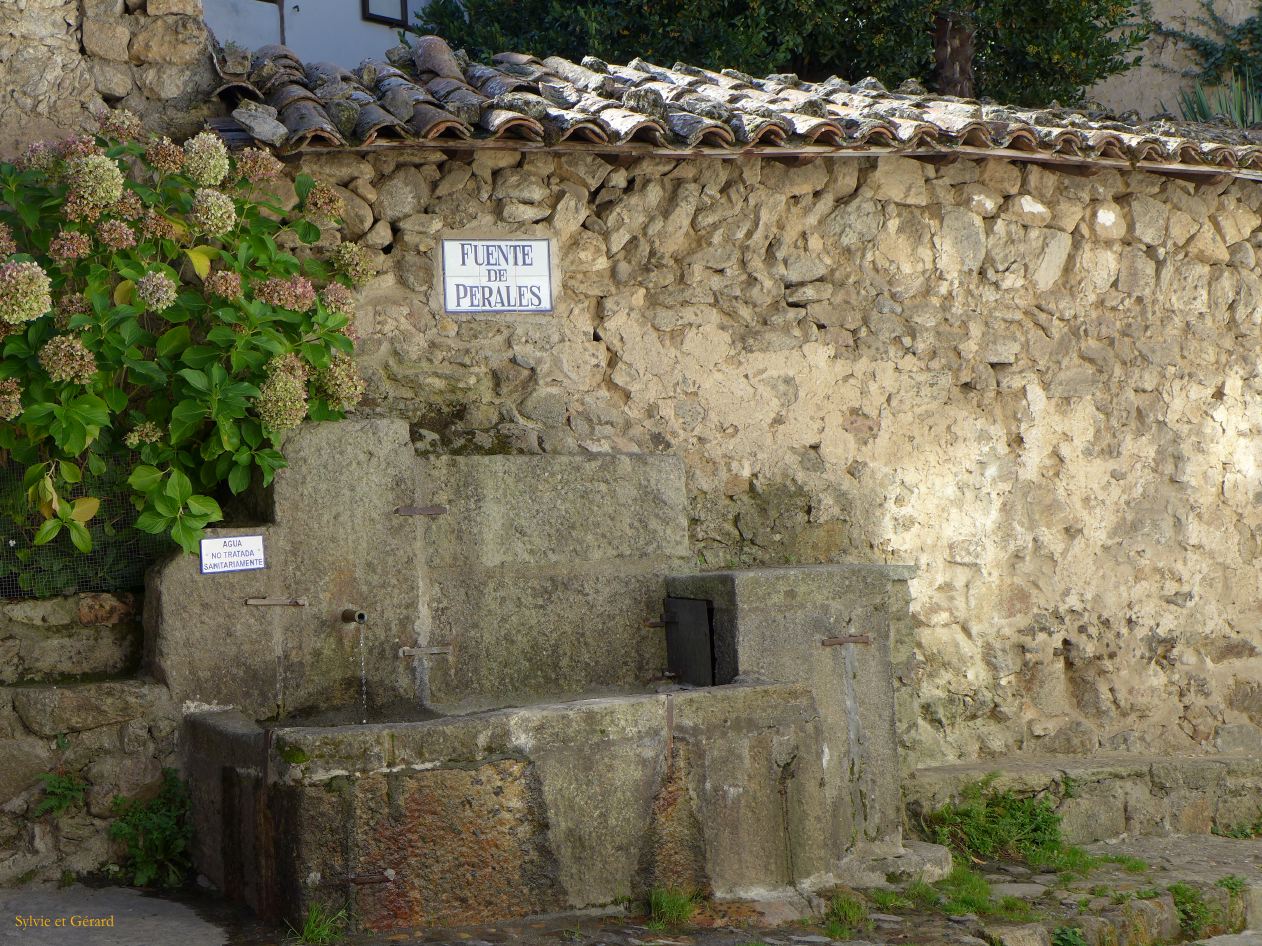 17 Castille et Leon 02 Candelario dans la ville P1410627