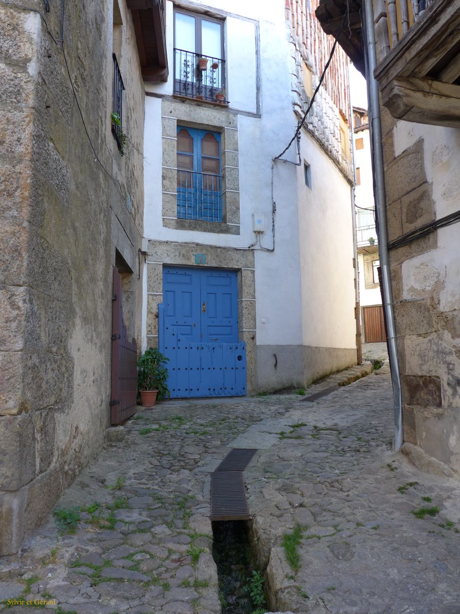17 Castille et Leon 06 Candelario dans la ville P1410653 las batipuertas