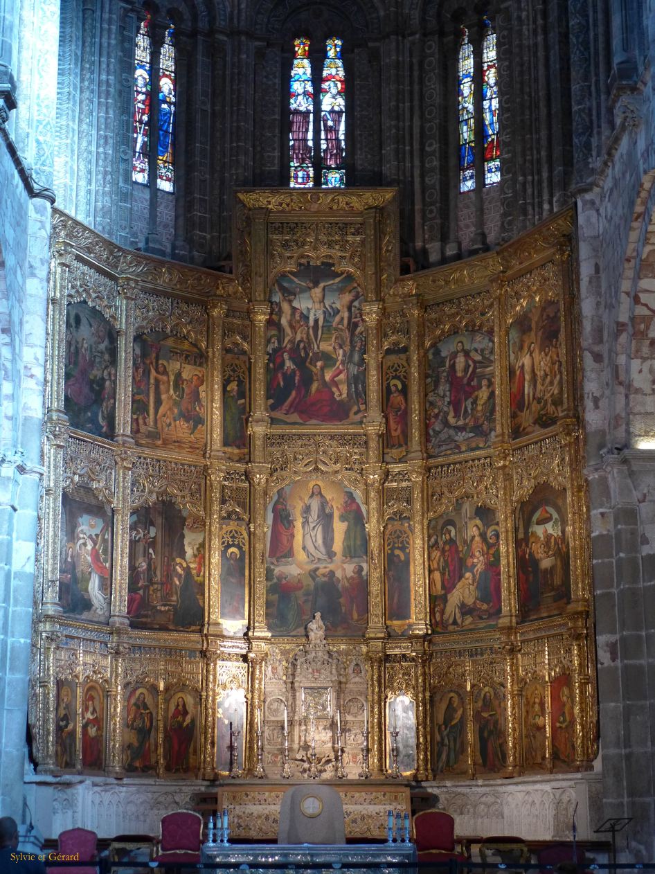 18 Castille et Leon 06 Avila la cathédrale - intérieur  P1410824