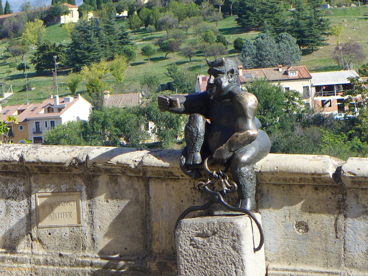 19 Castille et Leon 11 Ségovie le Diable de Ségovie P1410916