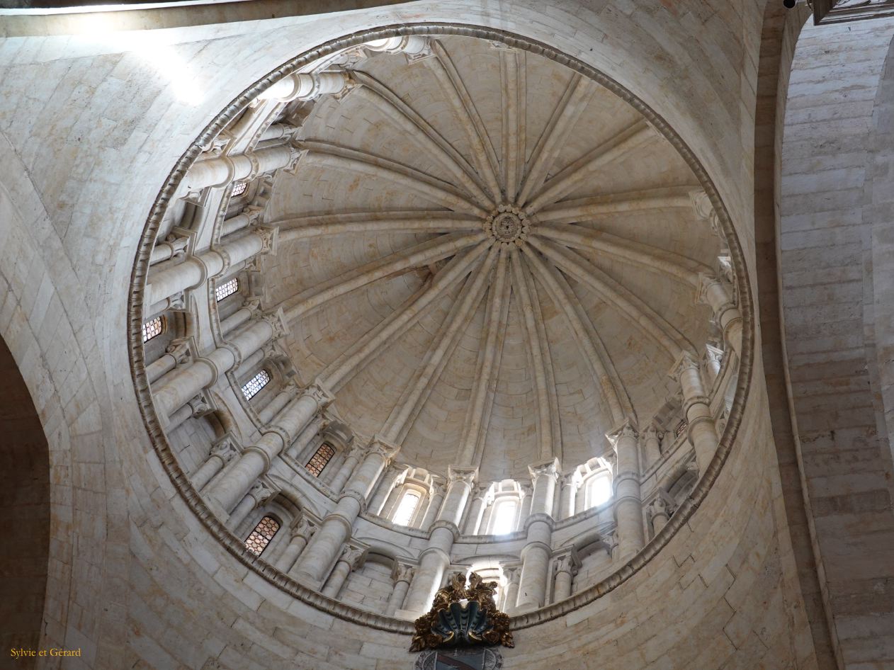 05 Castille et Leon 15 Salamanque Cathédrale Vieja  - intérieur DSC01211