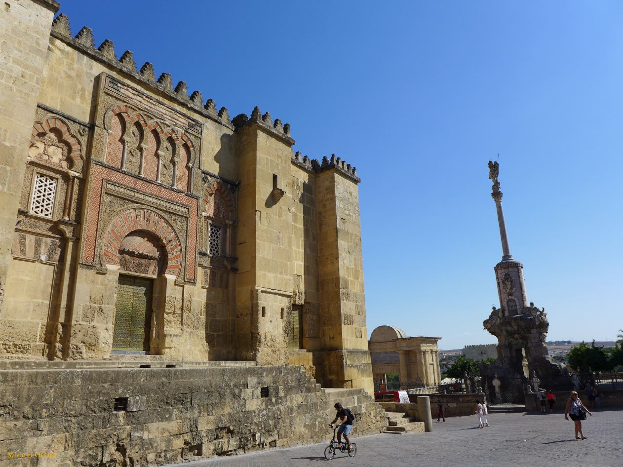 Cordoue 4 la Mesquita murs extérieurs 