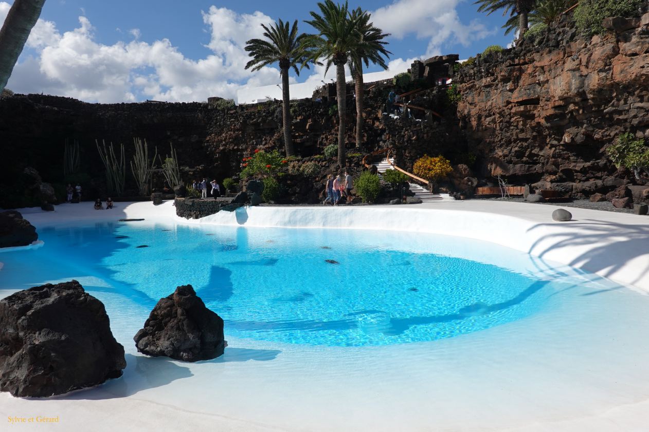 018 Jameos del Agua la piscine DSC05157