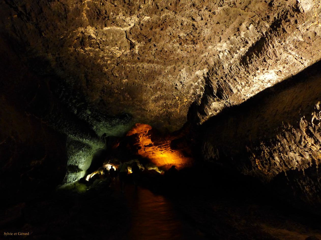 021 Cueva de los Verdes le tunnel de lave P1280993