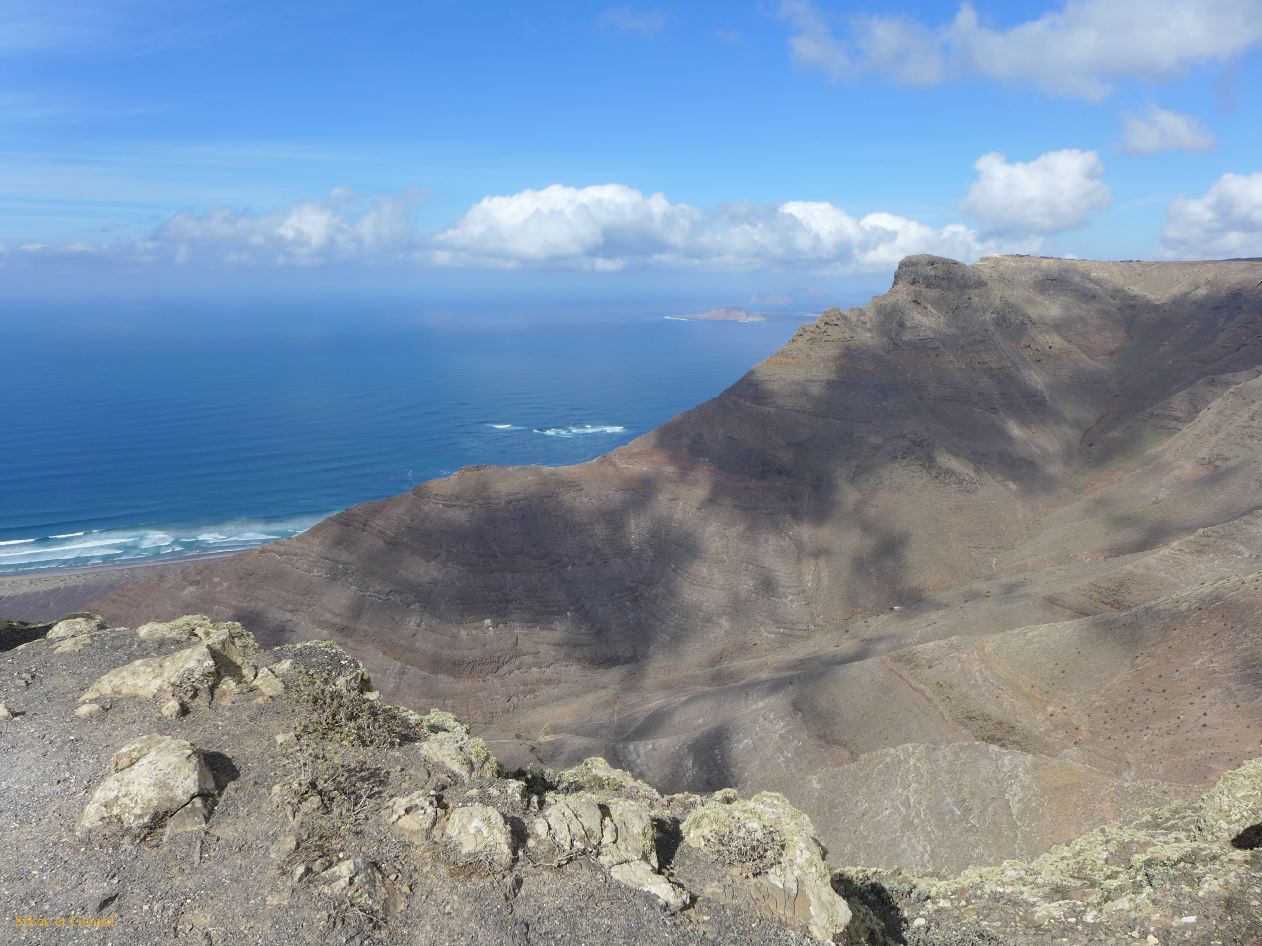 027 Famara Risco de Famara P1290201