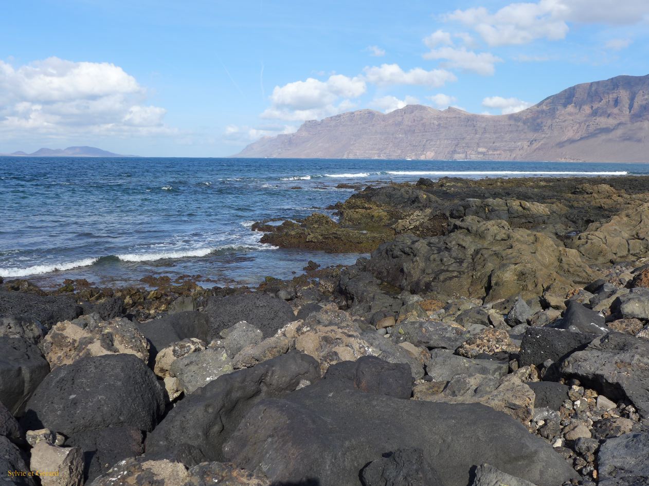 030 Famara la playa P1290236