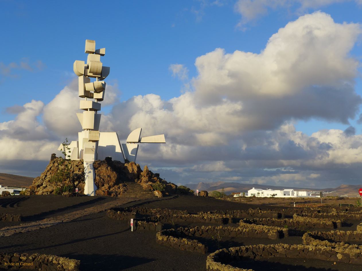 042 Monumento Campesino P1290546