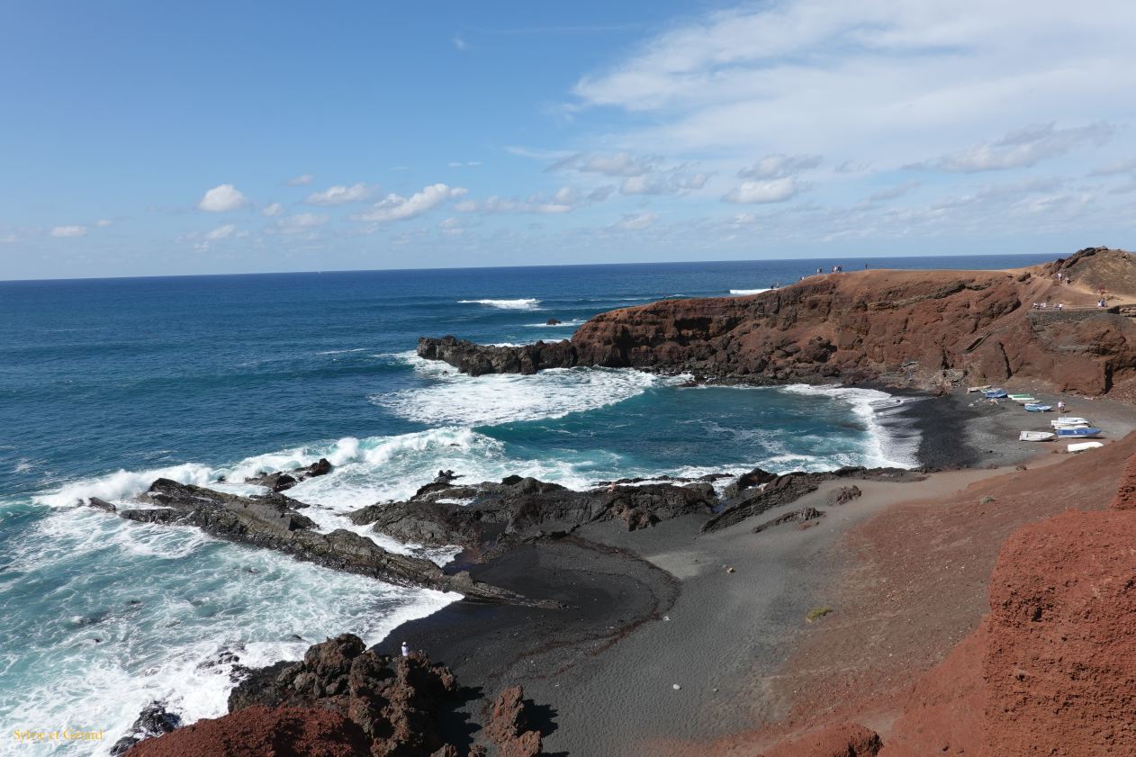094 El Golfo la plage- petit port DSC05380