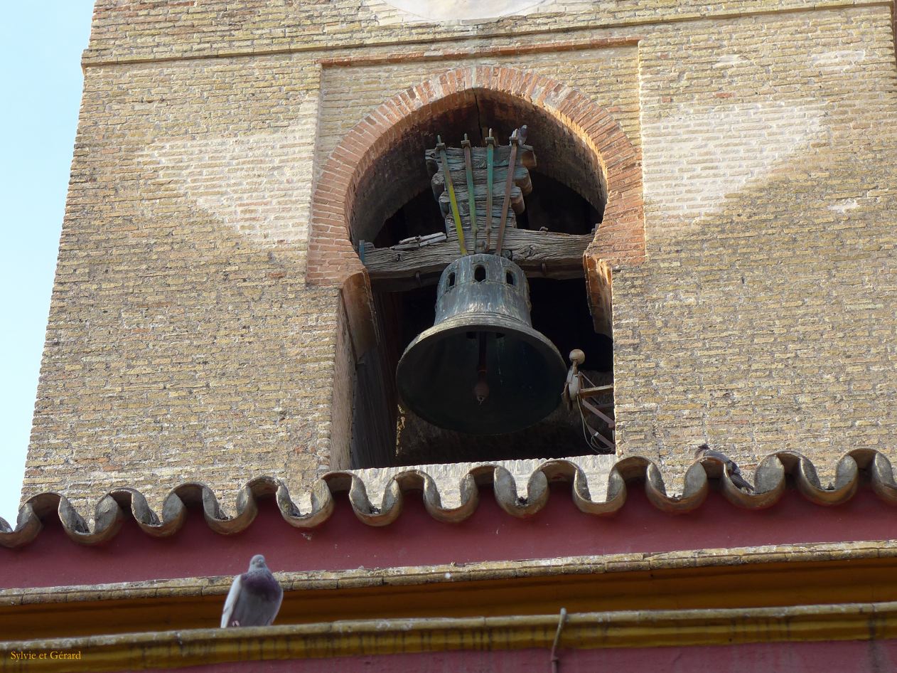 105 Alameda de Hercules église San Lorenzo cloche 