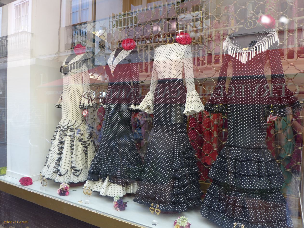 038 El Centro robes tango 