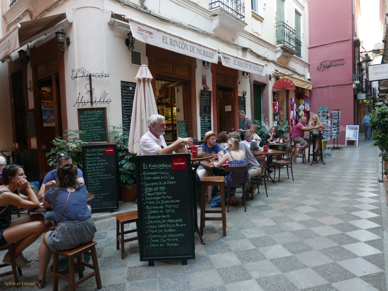 061 Santa Cruz scene de rue