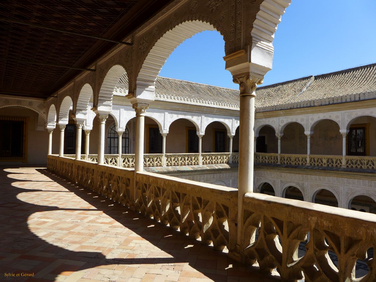 065 Casa de Pilatos patio 