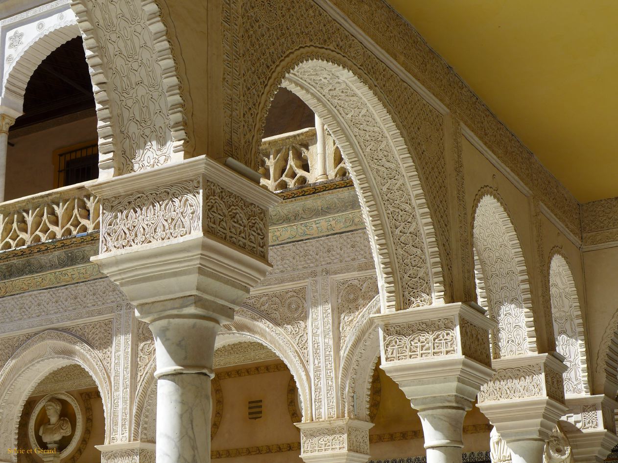 068 Casa de Pilatos patio 