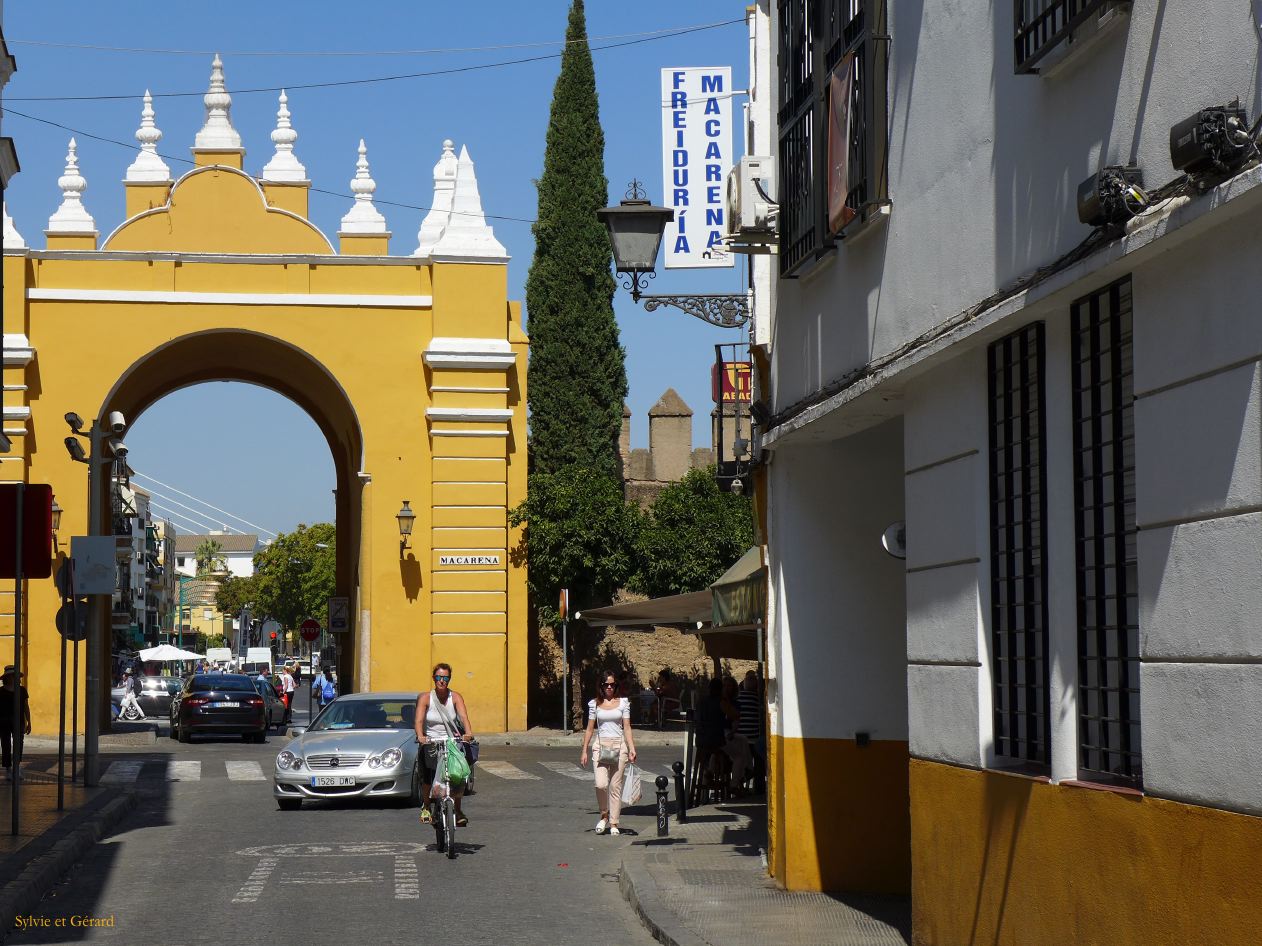 083 Quartier La Macarena la Puerta 