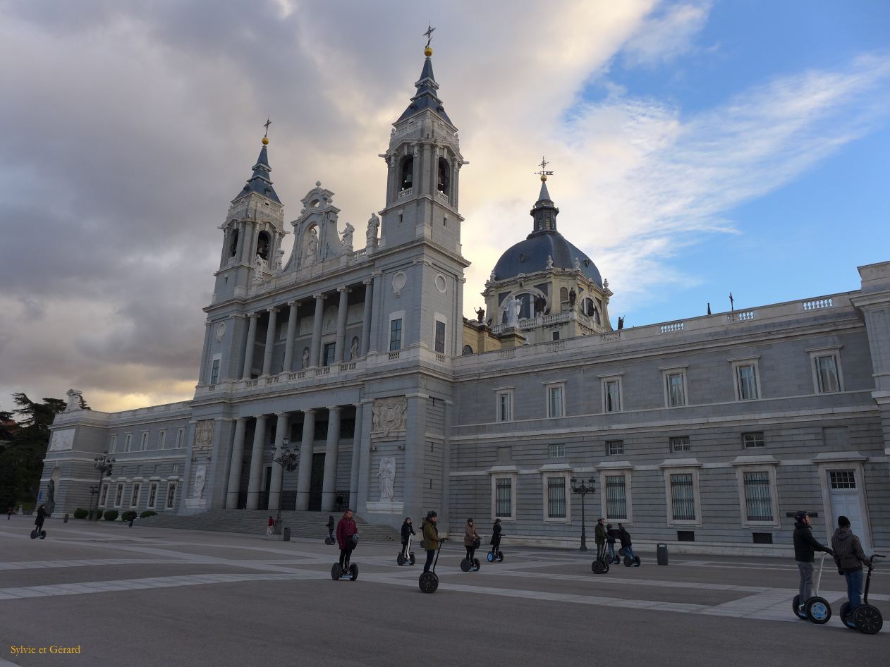061 Centro Palacio Real y Catedral Almudena