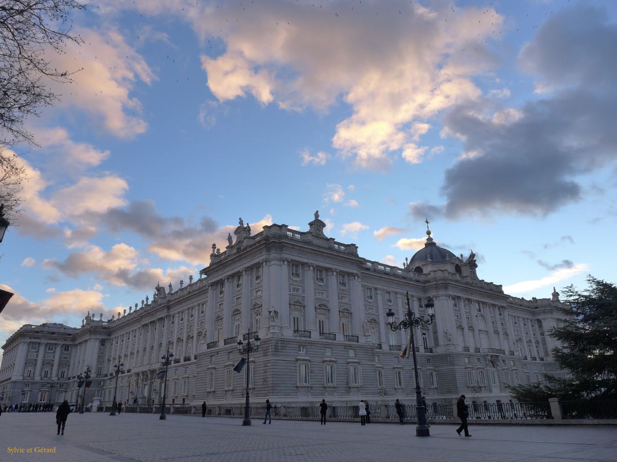063 Centro Palacio Real y Catedral Almudena 