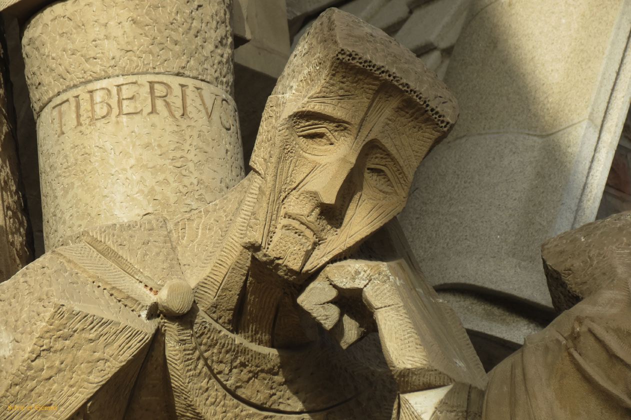 100 Barcelone L'Eixample La Sagrada Familia façade de la passion