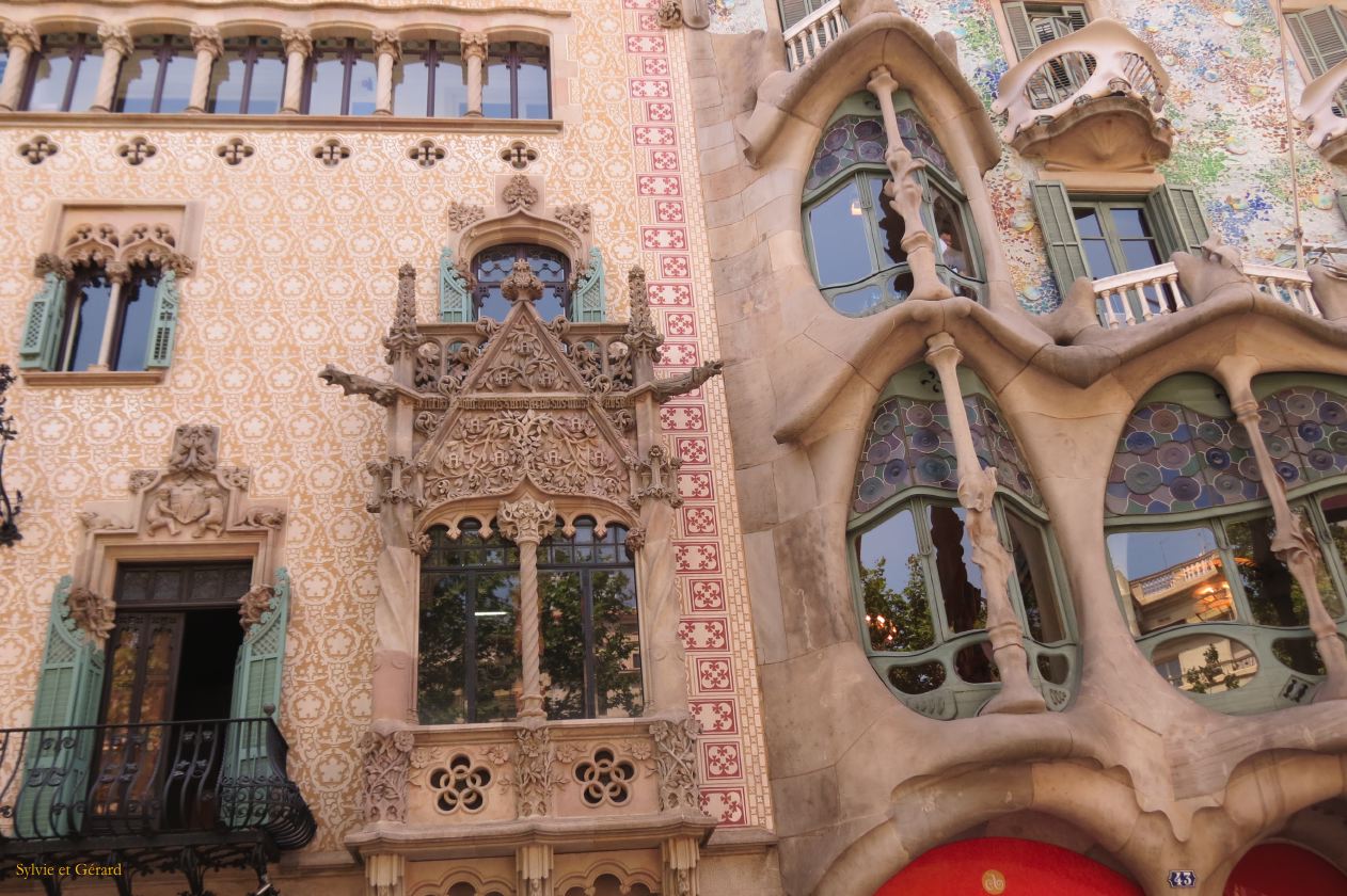 125 Barcelone L'Eixample La Manzana de la Discordia - La Casa Amatller et La Casa Batlo)