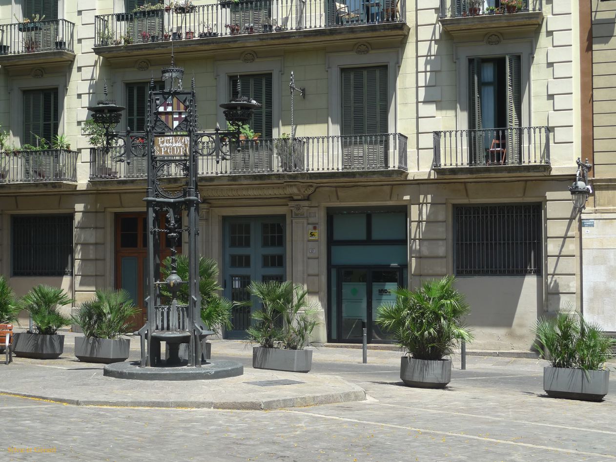 136 Barcelone San Pere dans les rues du quartier