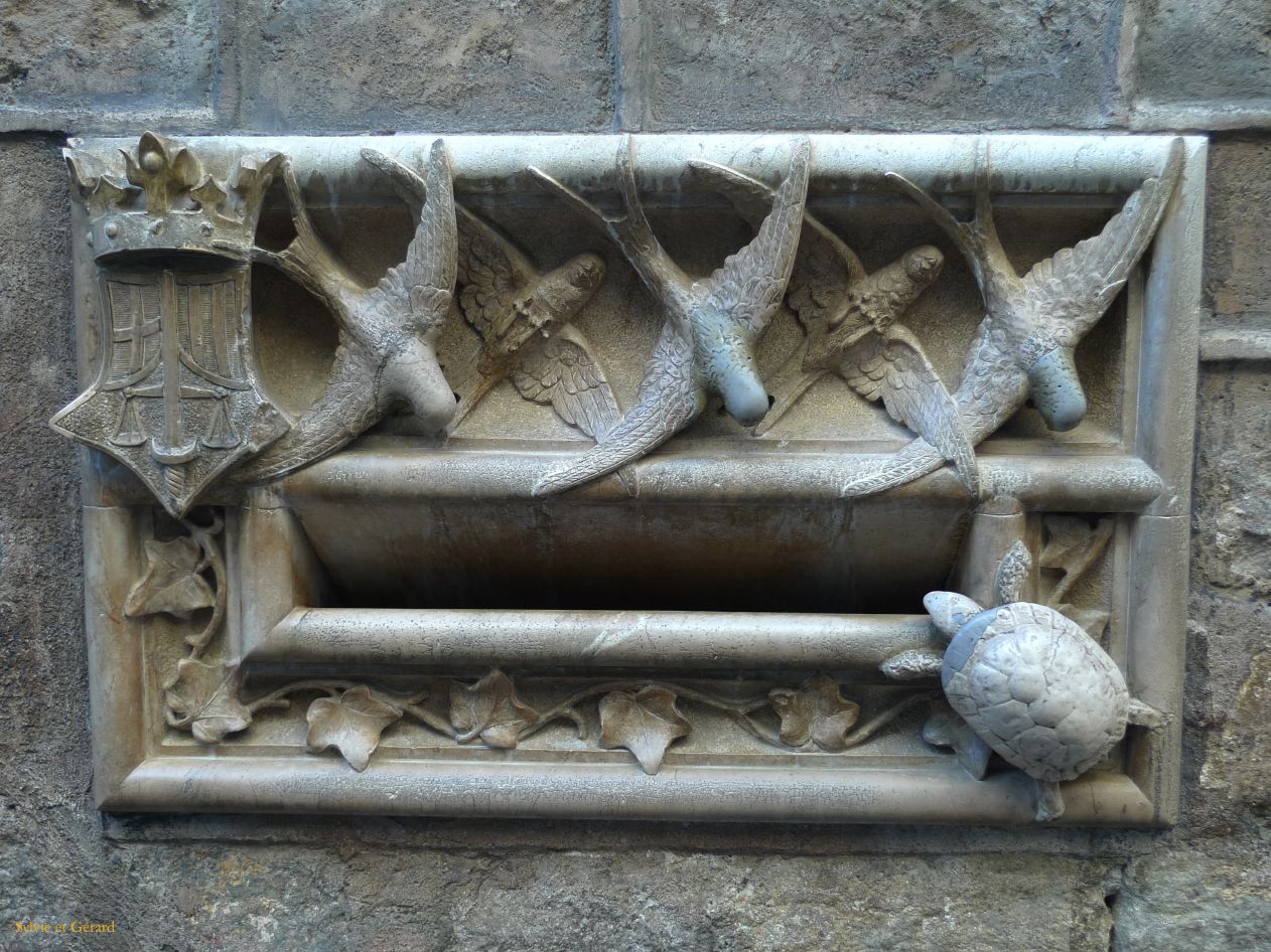 035 Barcelone Barri Gotic Dasa de l'Ardiaca