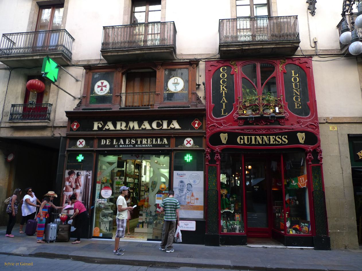 049 Barcelone Barri Gotic au hasard des rues