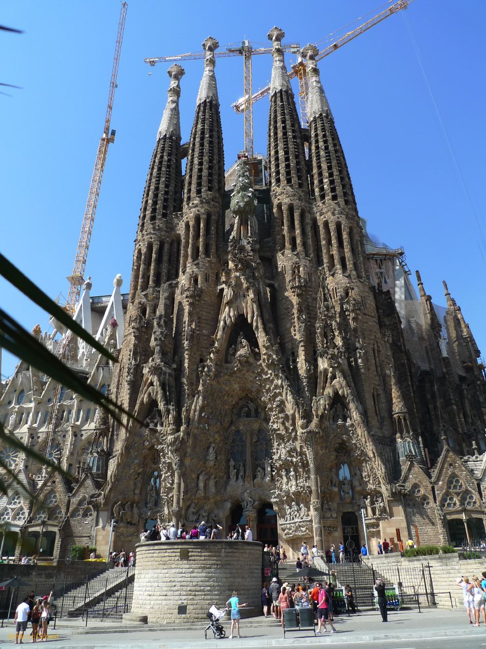 089 Barcelone L'Eixample La Sagrada Familia l'église inachevée de Gaudi