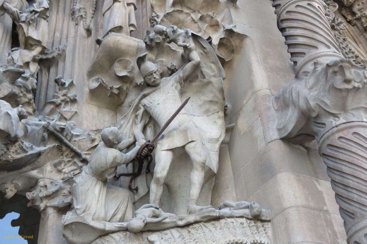 095 Barcelone L'Eixample La Sagrada Familia façade de la nativité