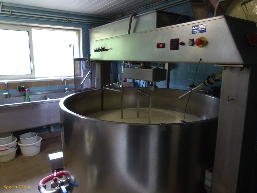 94 St Nectaire la ferme de Farges  006