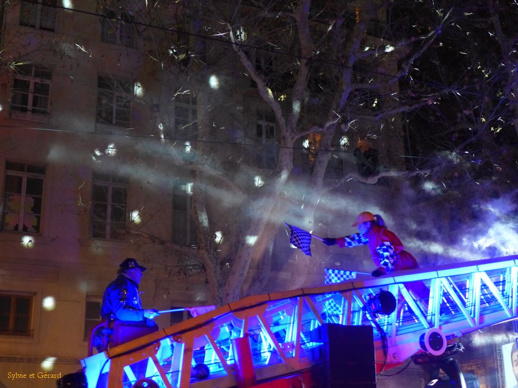 019 Parade des Lumières et défilé des Mécanos