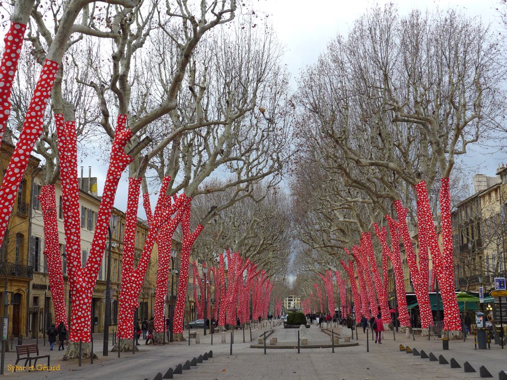 051 Ascension des pois sur les arbres Yayoi Kusama