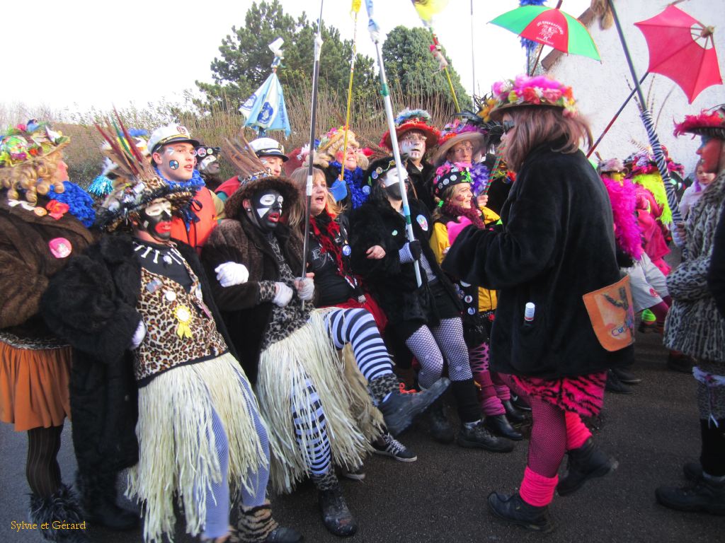 31 la première ligne retient la bande