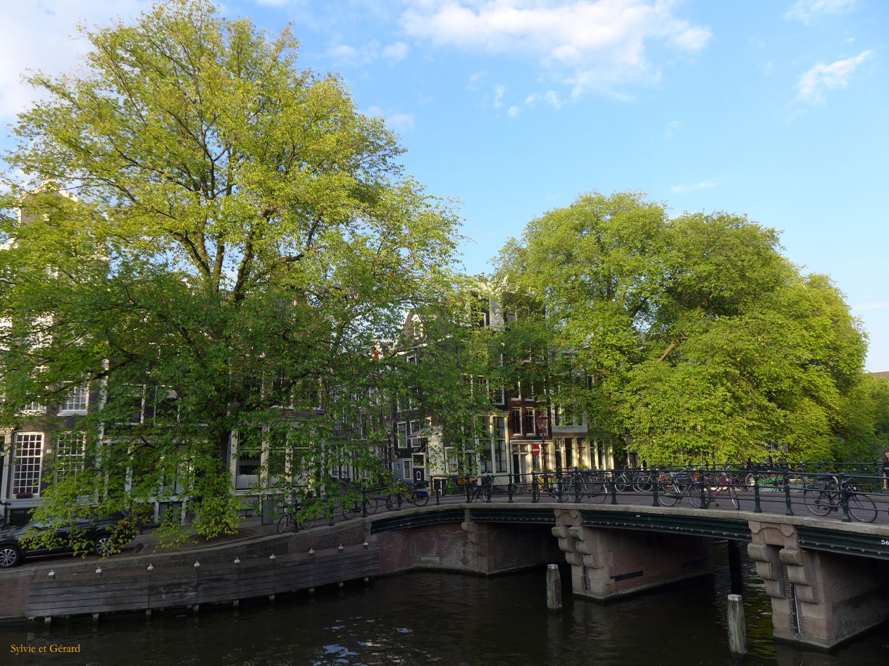 107 Brouwersgracht canal pont