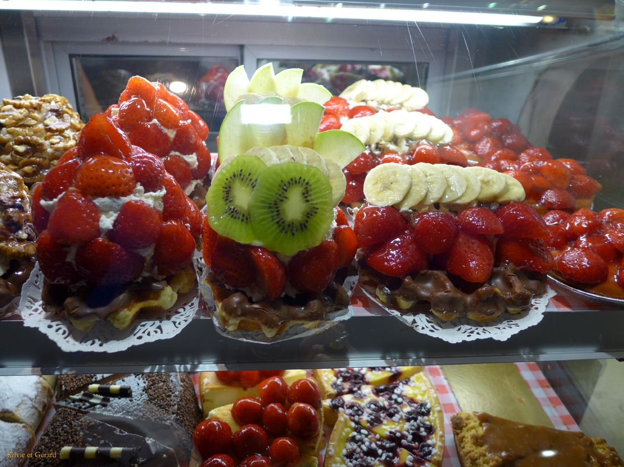 011 Central Station gateaux