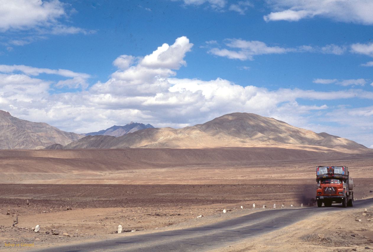 E 01 Ladhak Phyang Inde 1995-047