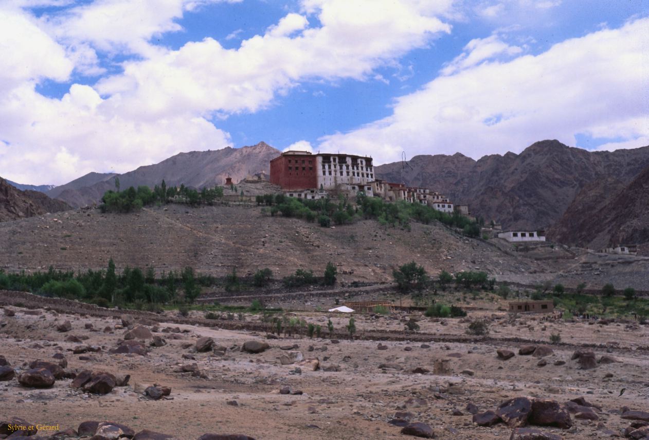 E 03 Ladhak Phyang Inde 1995-048