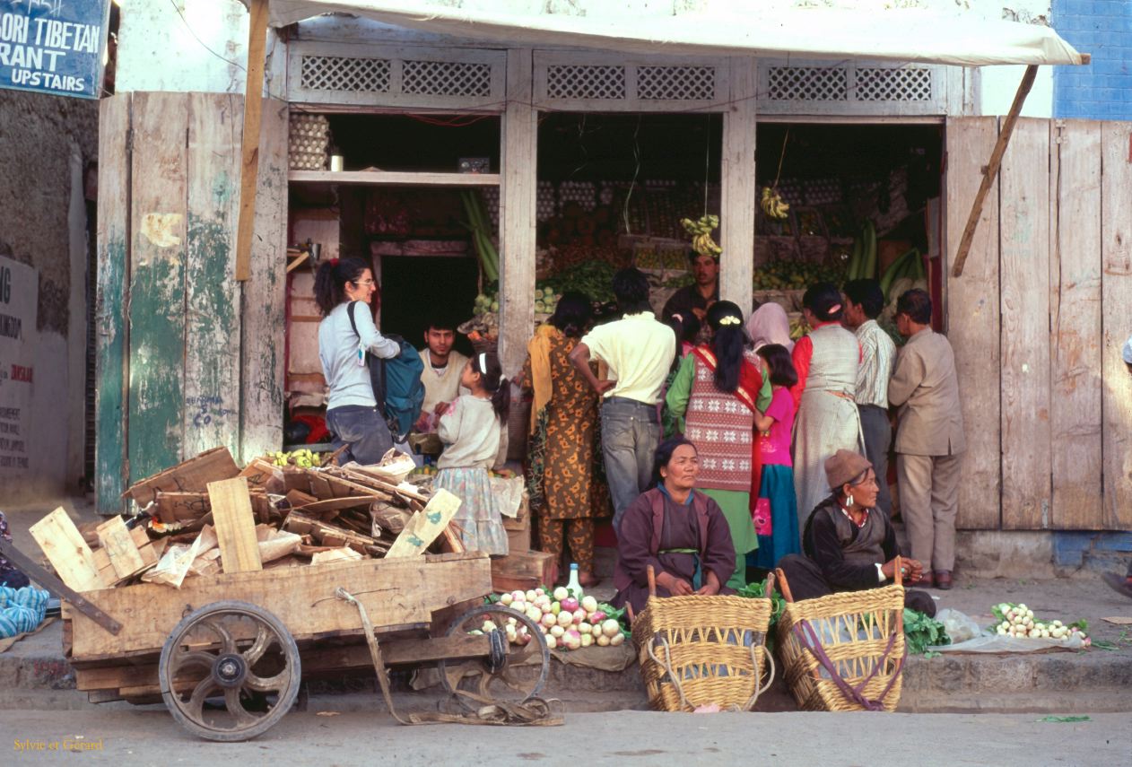 A 13 Ladhak Leh au marché Ladhak Inde 1995-024
