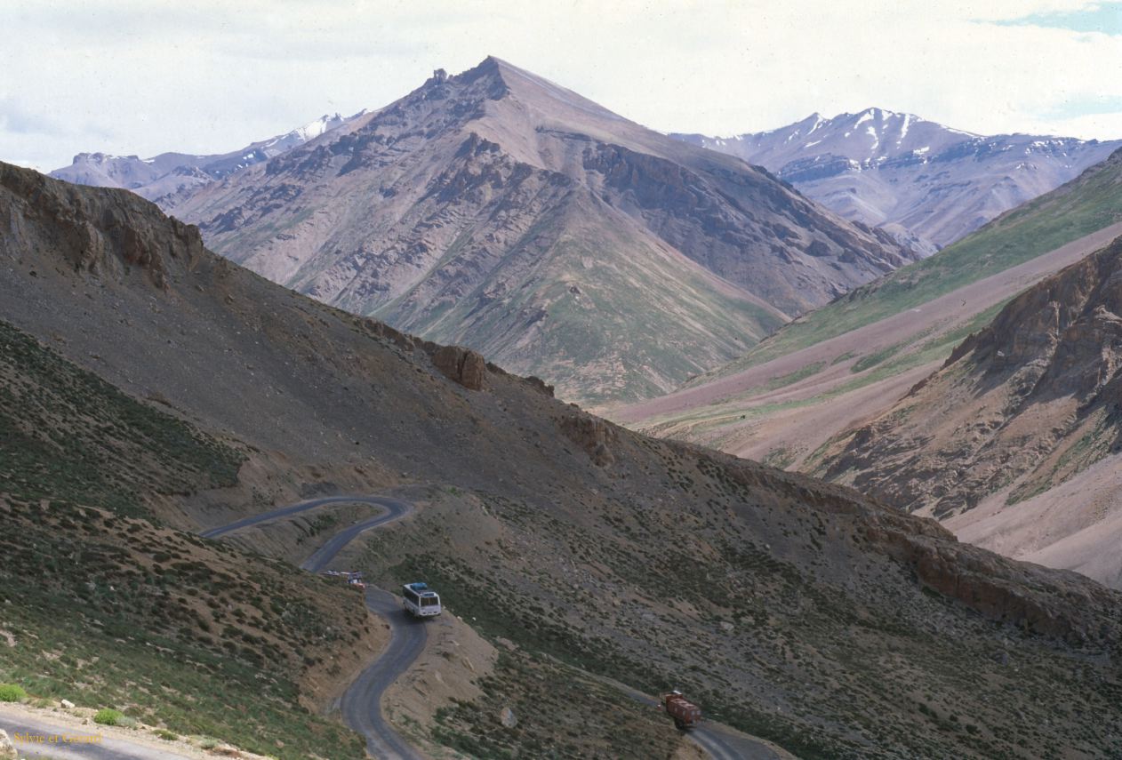 F 15 Ladhak Leh-Manali Highway Inde 1995-166