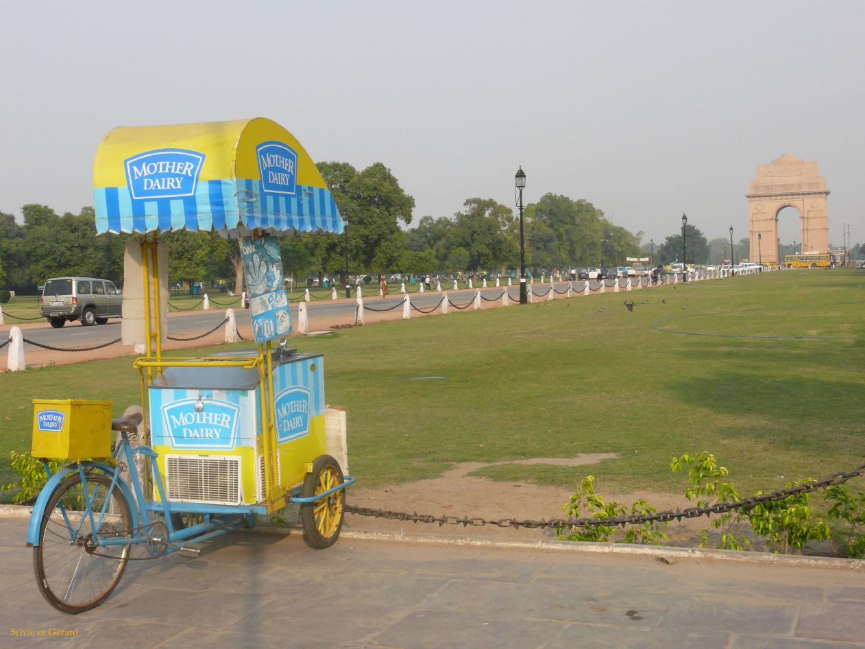 B Delhi Indian Gate 1