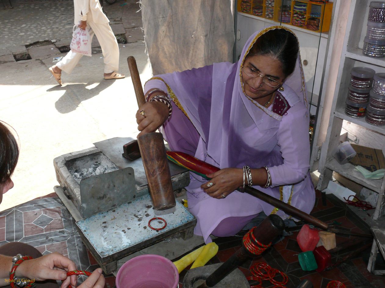 G Jodhpur Le Marchand de bracelets 7