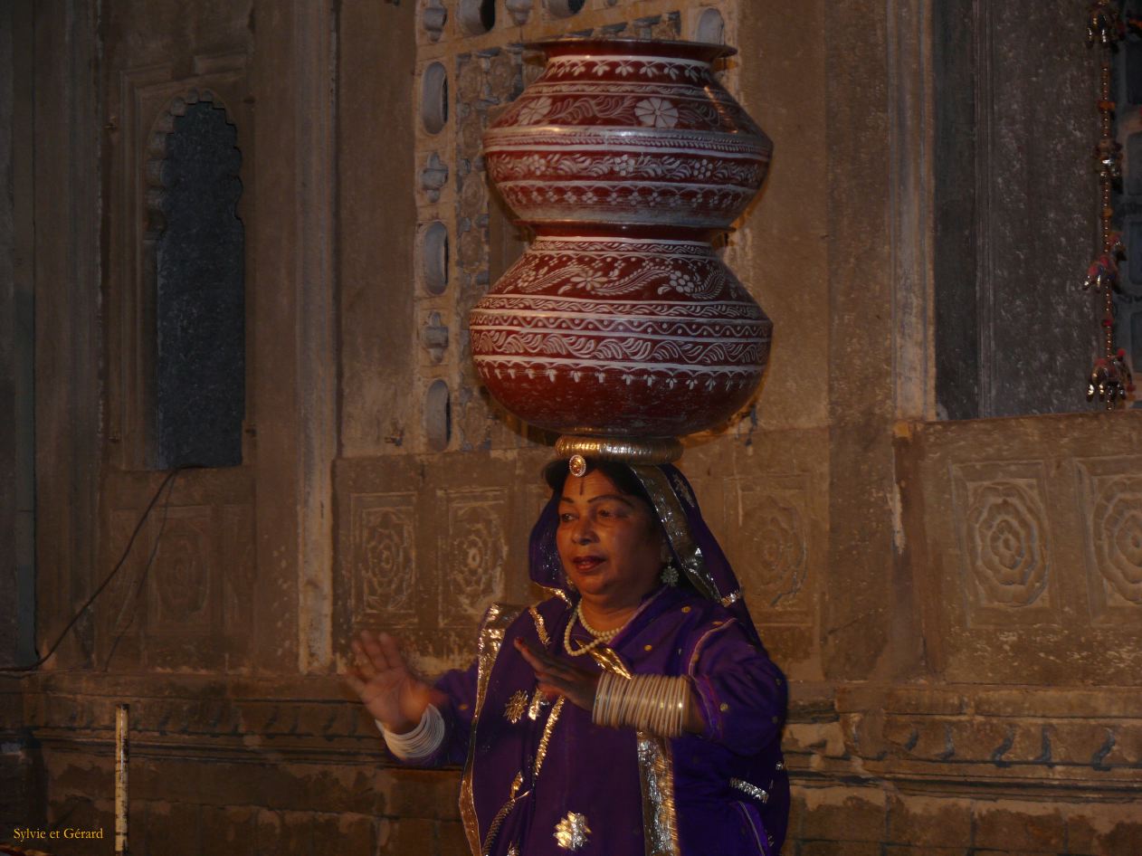 H Udaipur Les Danses 2