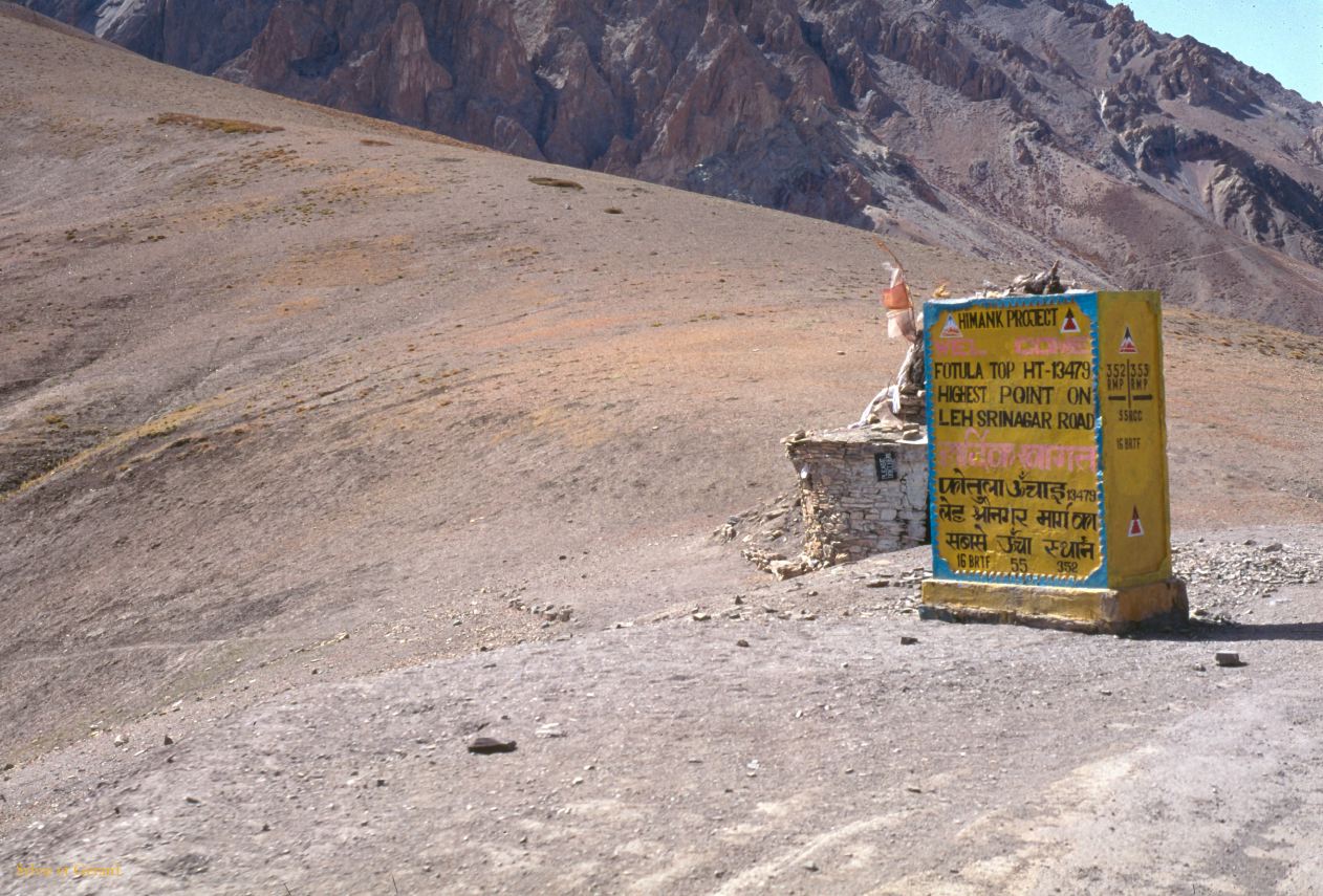 114 Fotu la col à 4108 m sur la route pour Srinagar Zanskar  Inde-1991-112