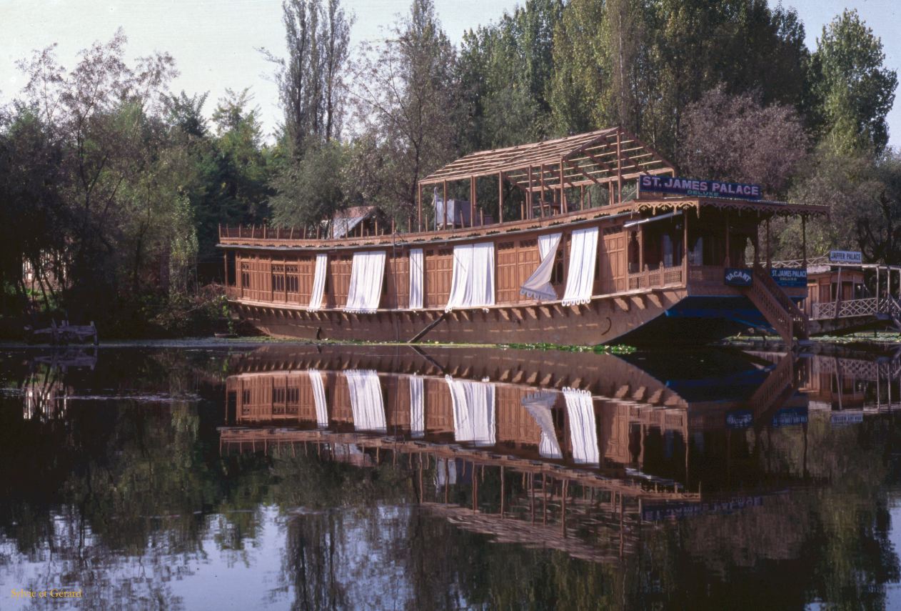 139 Srinagar notre palace sur le lac Cachemire Inde-1991-137