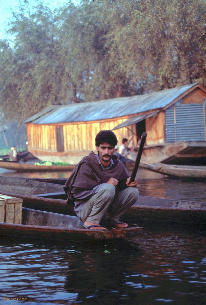 145 Srinagar sur le lac Dhal Cachemire Inde-1991-143