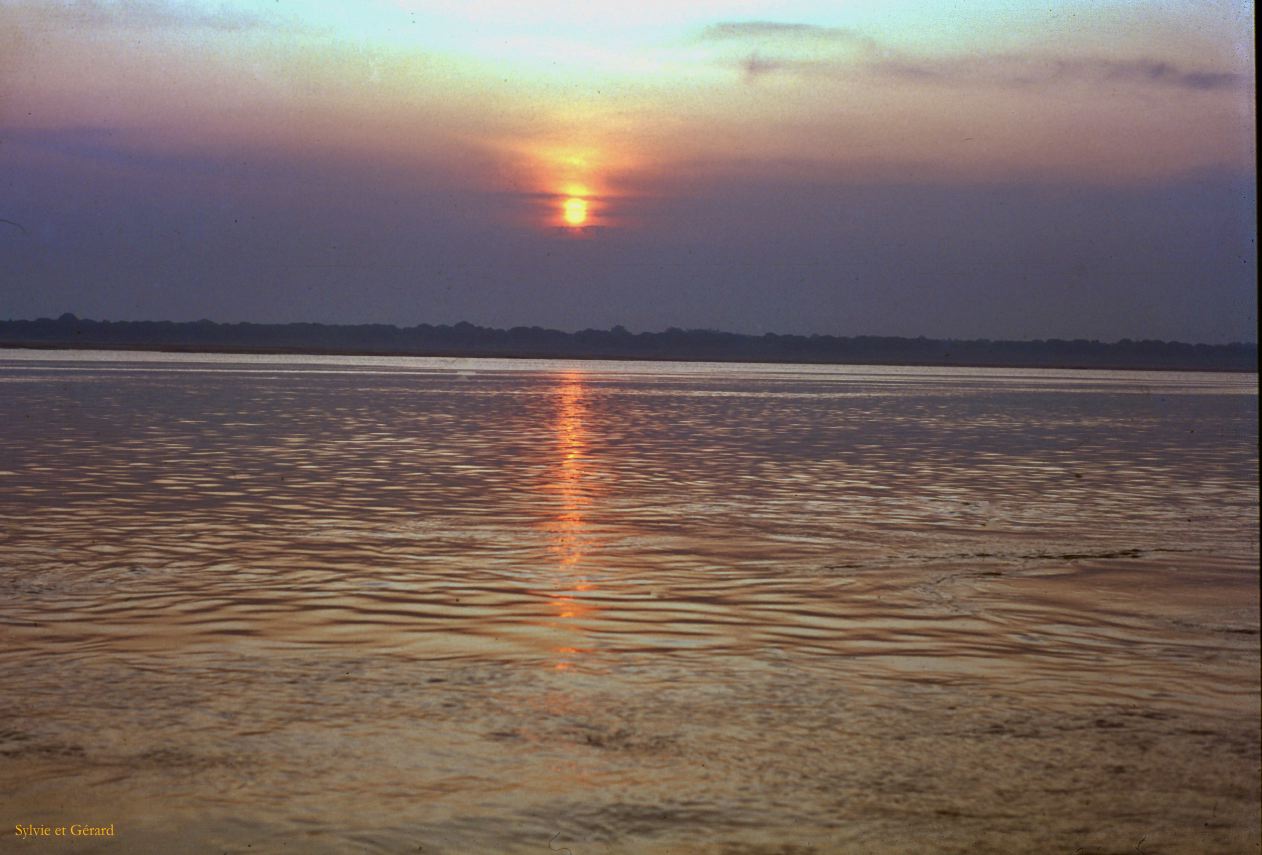 166 Bénarés coucher de soleil sur le Gange Uttar Pradesh Inde-1991-164