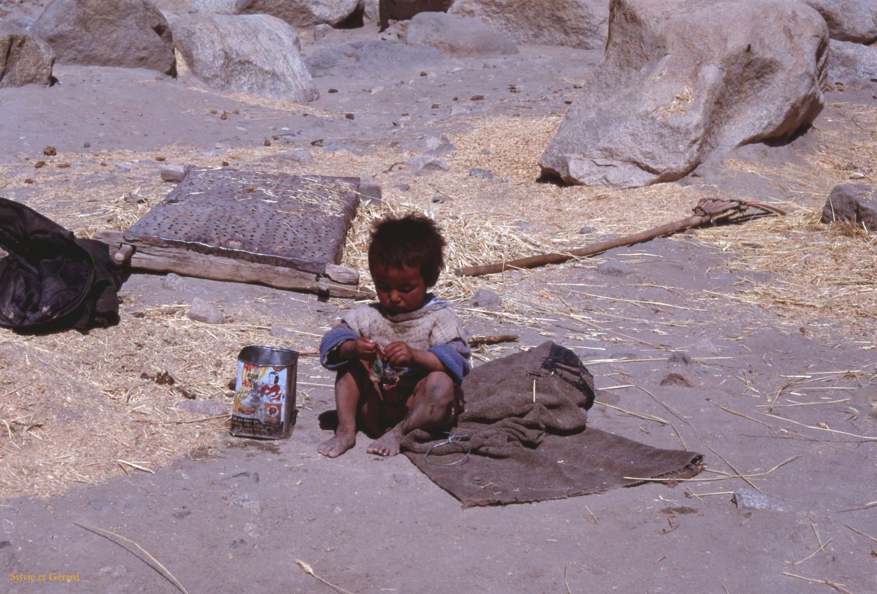 68 Thiksé enfant Ladhak Inde-1991-066