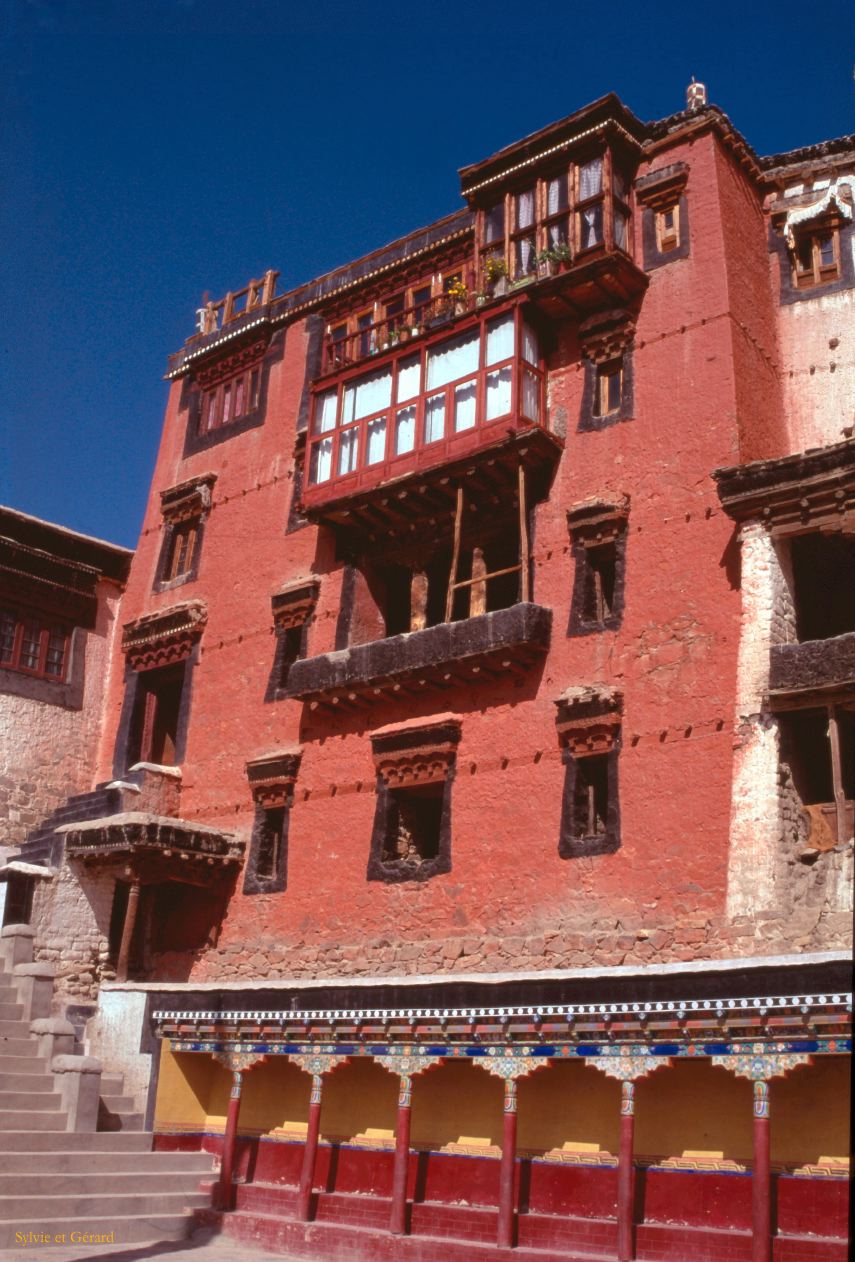 76 Thiksé cours du monastère Ladhak Inde-1991-074